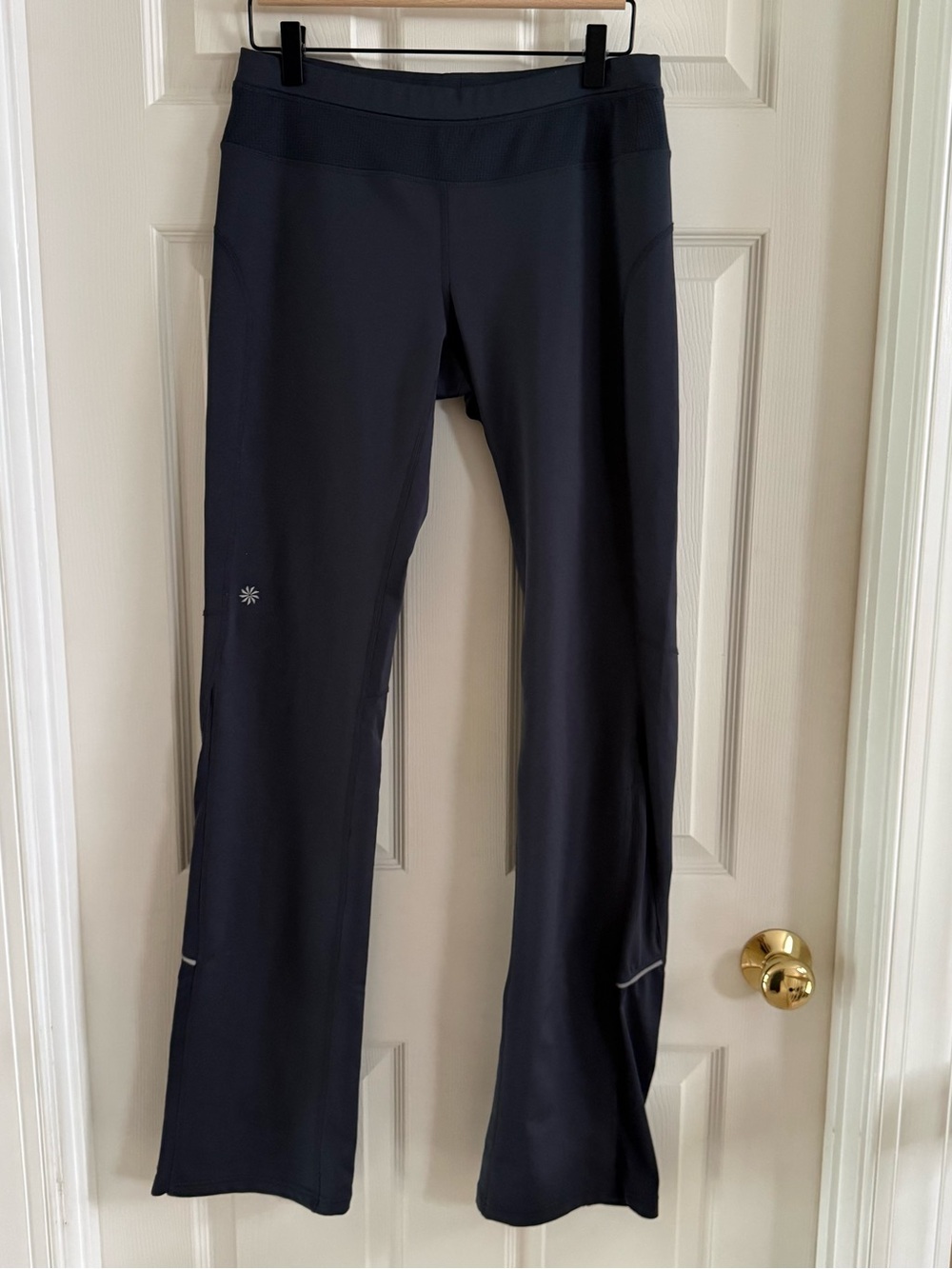 Athleta Runabout Yoga Athletic Stretch Pants Gray Reflective Flare Yoga Pants